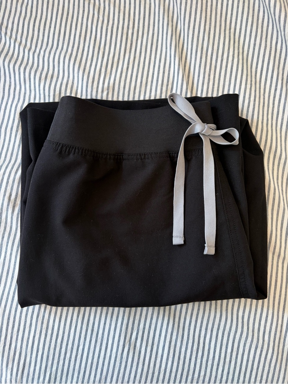 Figs L Black LivingstonStraight-Leg Pants
